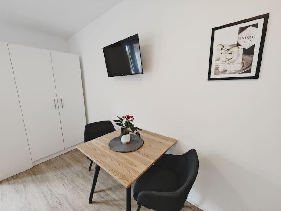 Ticasa Black-Zentral-Outlet-Aufzug-Stylisch-Unique Metzingen  Eksteriør bilde